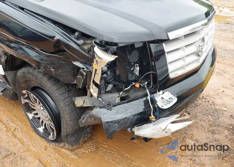 2003 Cadillac Escalade Standard z USA, uszkodzony, nr VIN 1GYEK63N73R118793